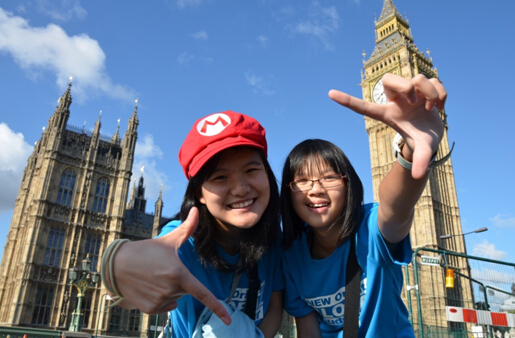 新东方国际游学独家发布“行走中的课堂”全球游学教材